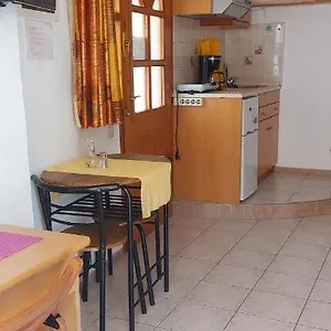 Nefeli β'οροφος , Ρέθυμνο Ελλάδα