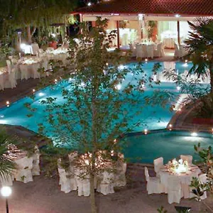 3* Hotel Four Seasons